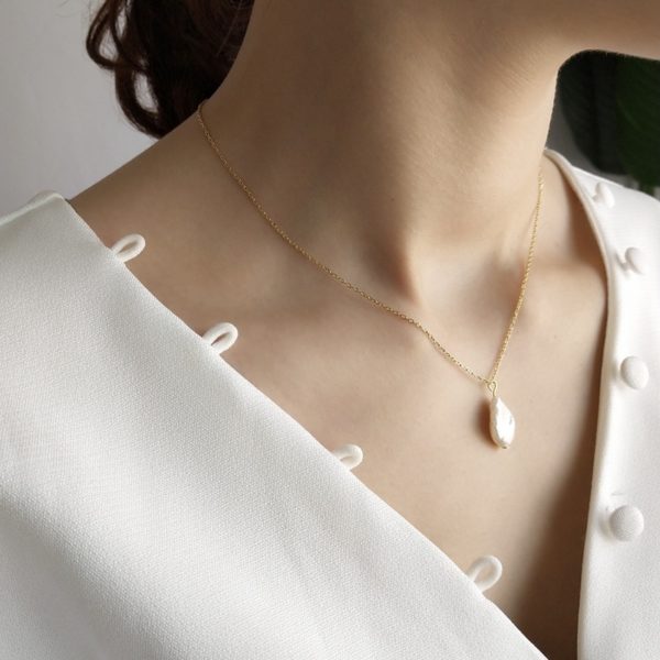 Collier à pendentifs en perles