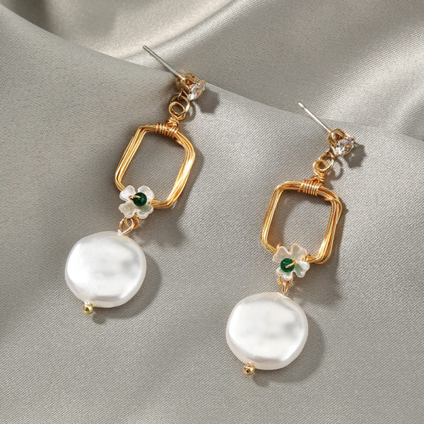 Collier à pendentifs en perles à la mode – Image 3